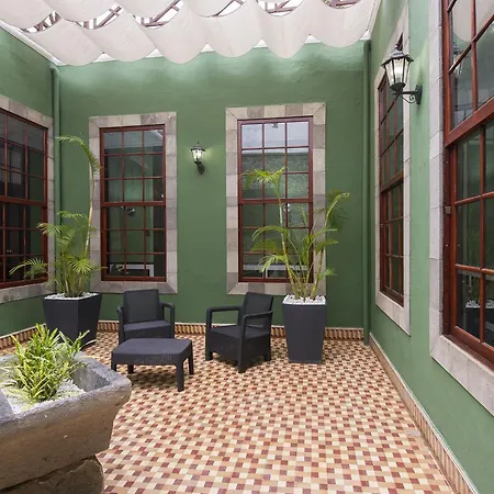 Emblematico ホテル 3*